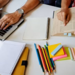 Co robi pedagog specjalny w szkole? Rola i zadania w edukacji Dodatek specjalny dla pracownika obsługi w szkole: Co warto wiedzieć?